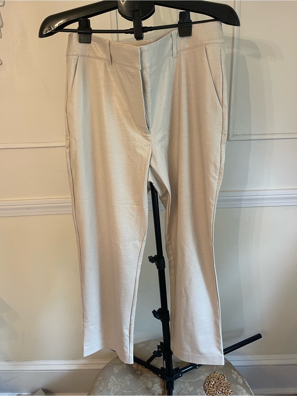 Commando Cropped Straight-Leg Trousers in Bone - Picture 2 of 13